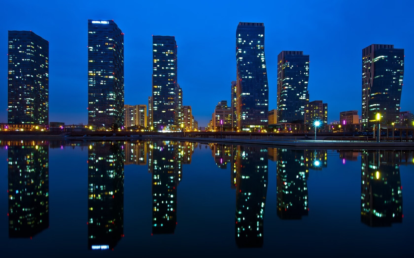 曼城依靠高压体系连续压制对手，曼城这么强